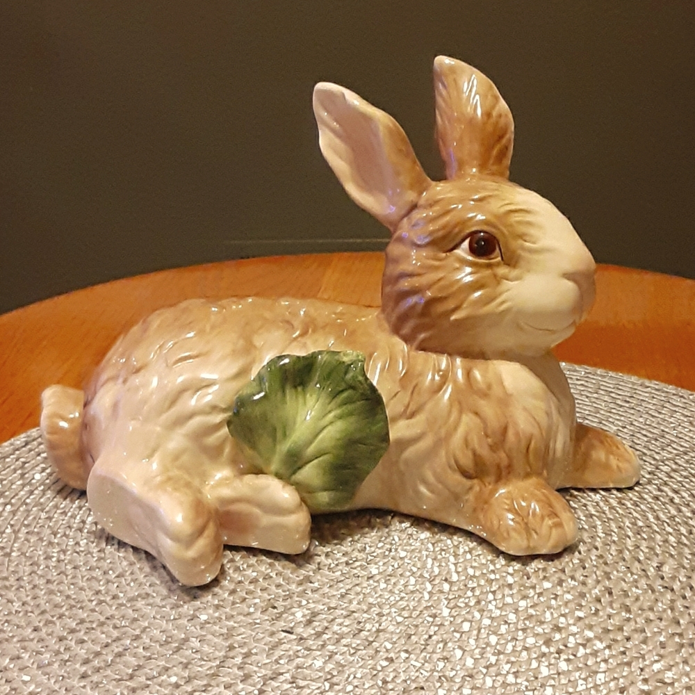 Kaldun and Bogle retired rare ceramic Bunny rabbit